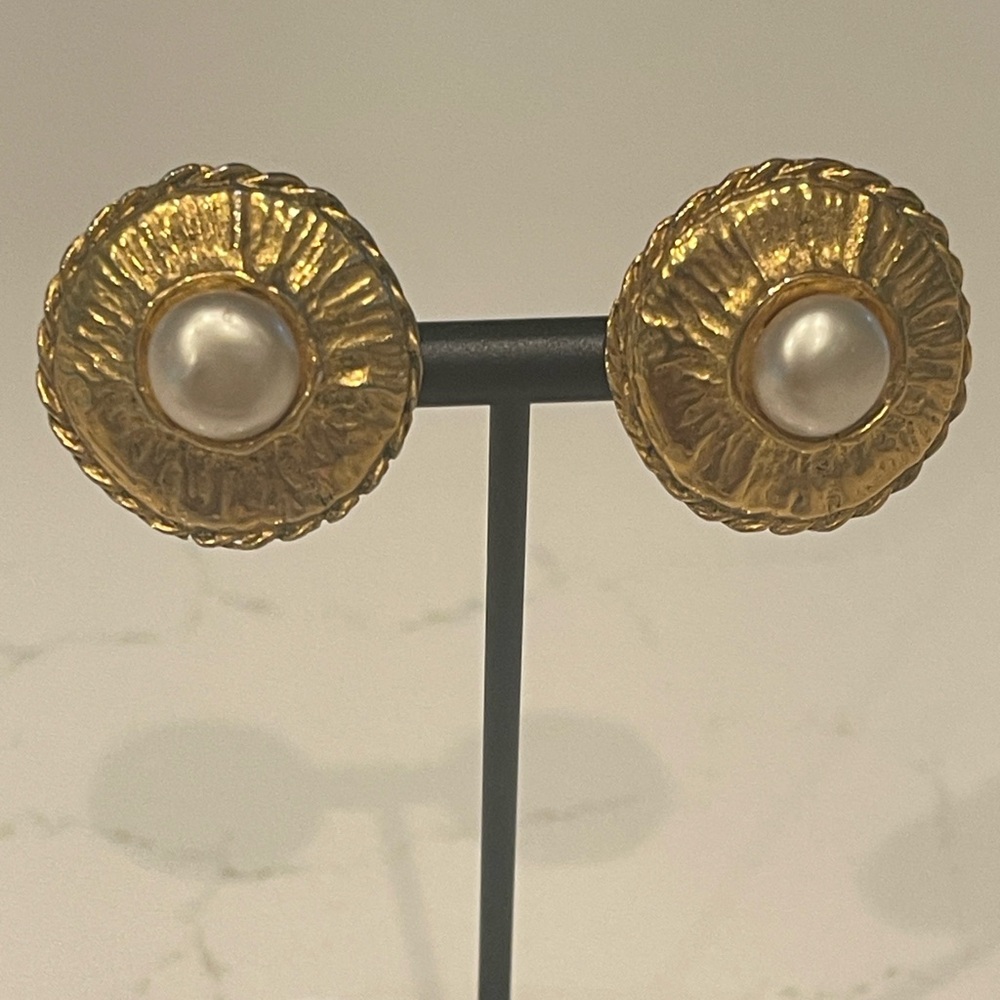 CHANEL 24 Gold Plated and Pearl Round Earrings / COA
